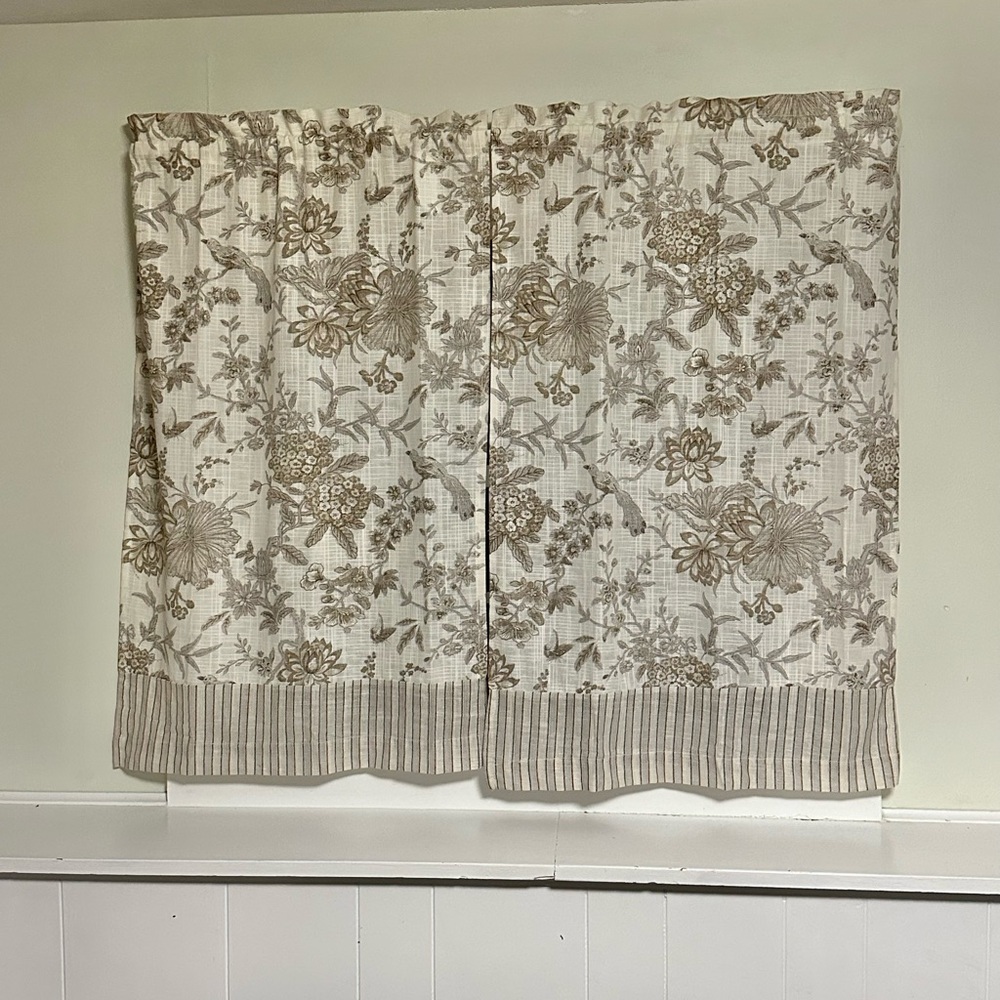 Floral Patterned Curtains - Cream and Brown